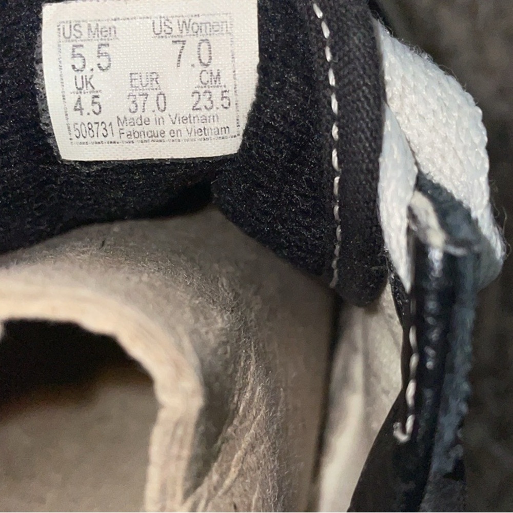 Vans sneakers size 7 - Picture 5 of 5